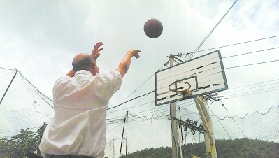 坚守麻风病康复点21年李云华：哪怕只剩一个病人，我也必须留下